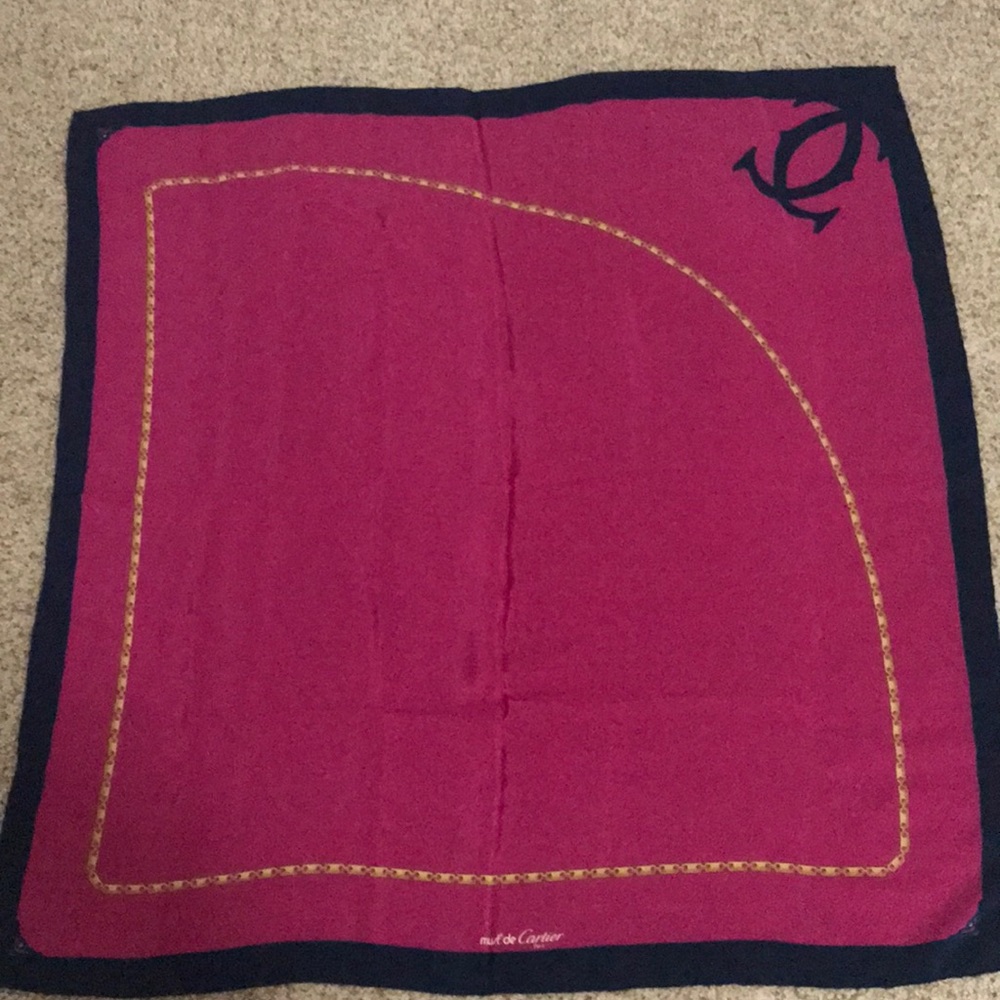 Vintage must de Cartier scarf.